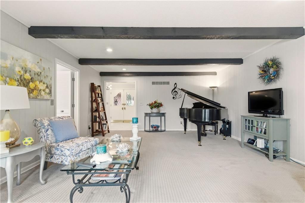 6817 Lakeshore Drive — photo 8
