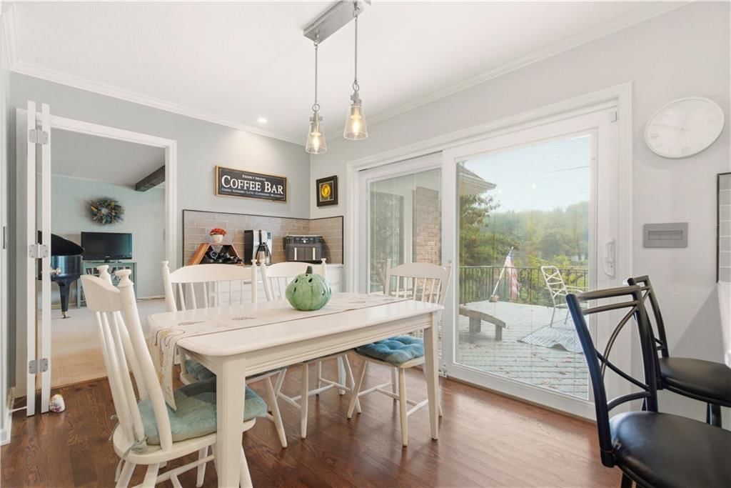 6817 Lakeshore Drive — photo 10