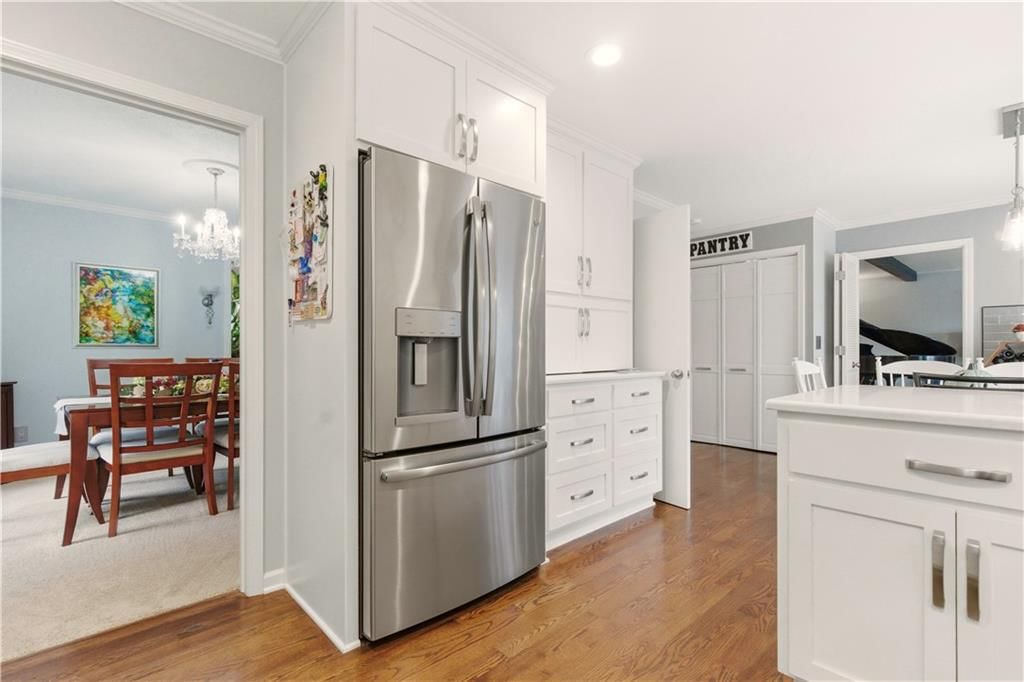 6817 Lakeshore Drive — photo 17