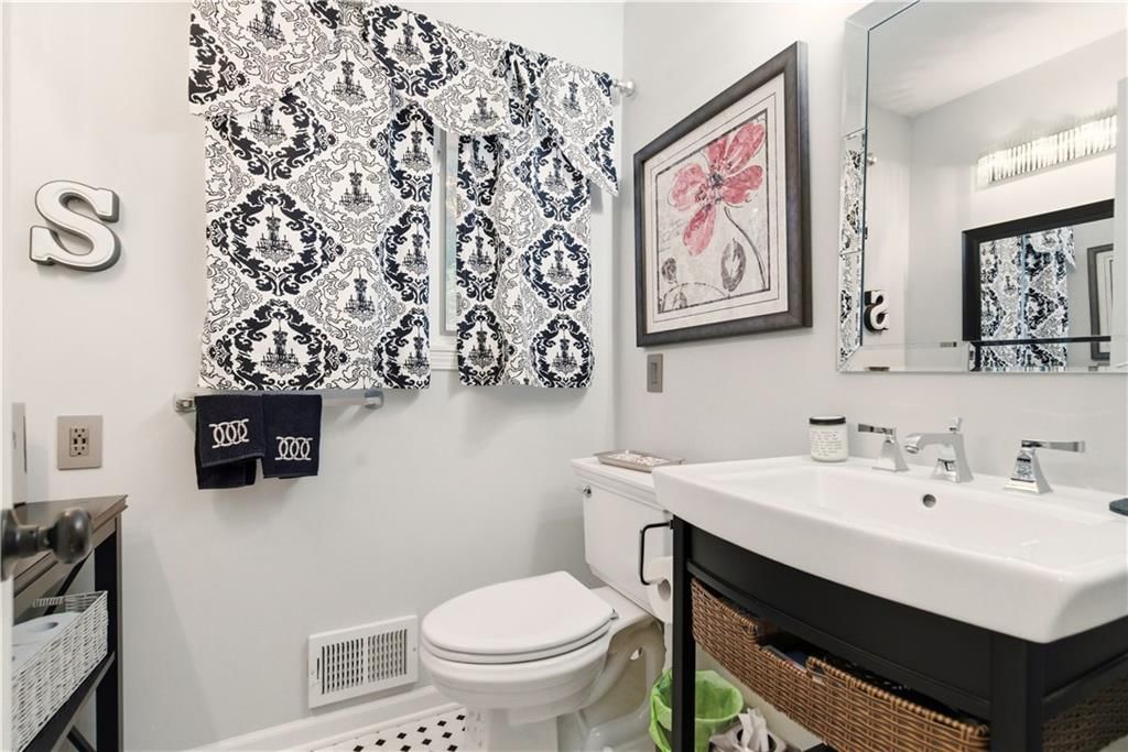 6817 Lakeshore Drive — photo 26