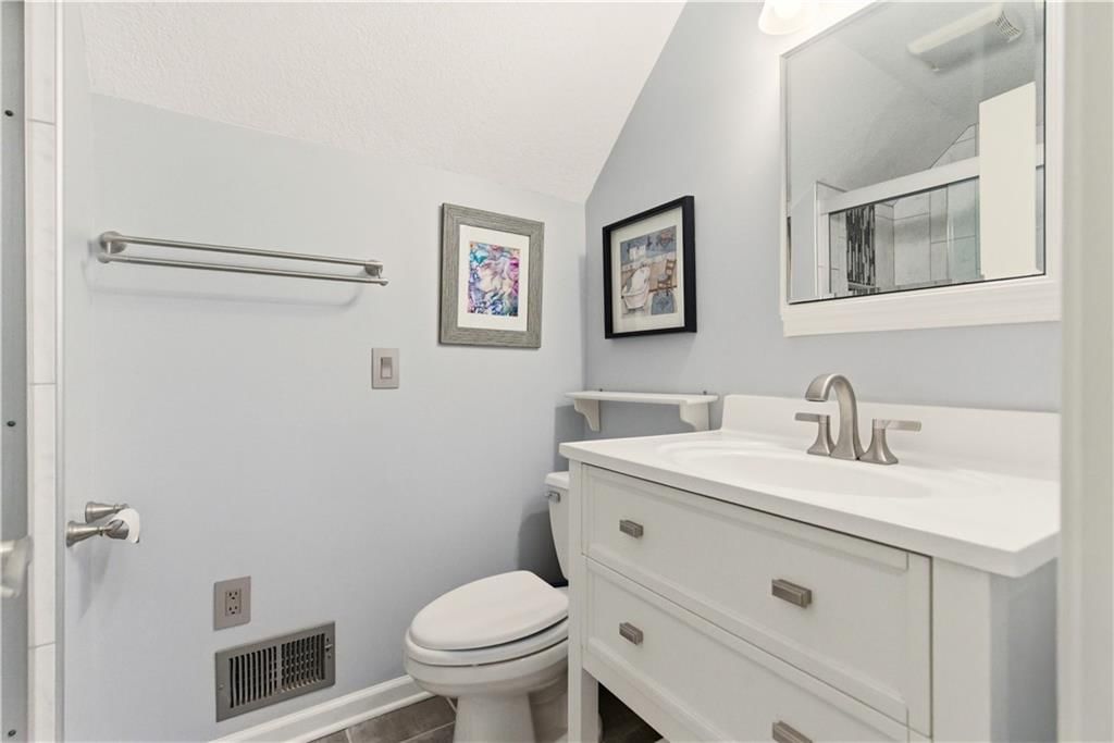 6817 Lakeshore Drive — photo 44