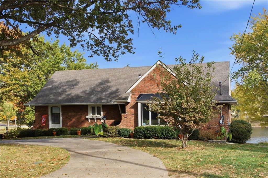 6817 Lakeshore Drive — photo 72