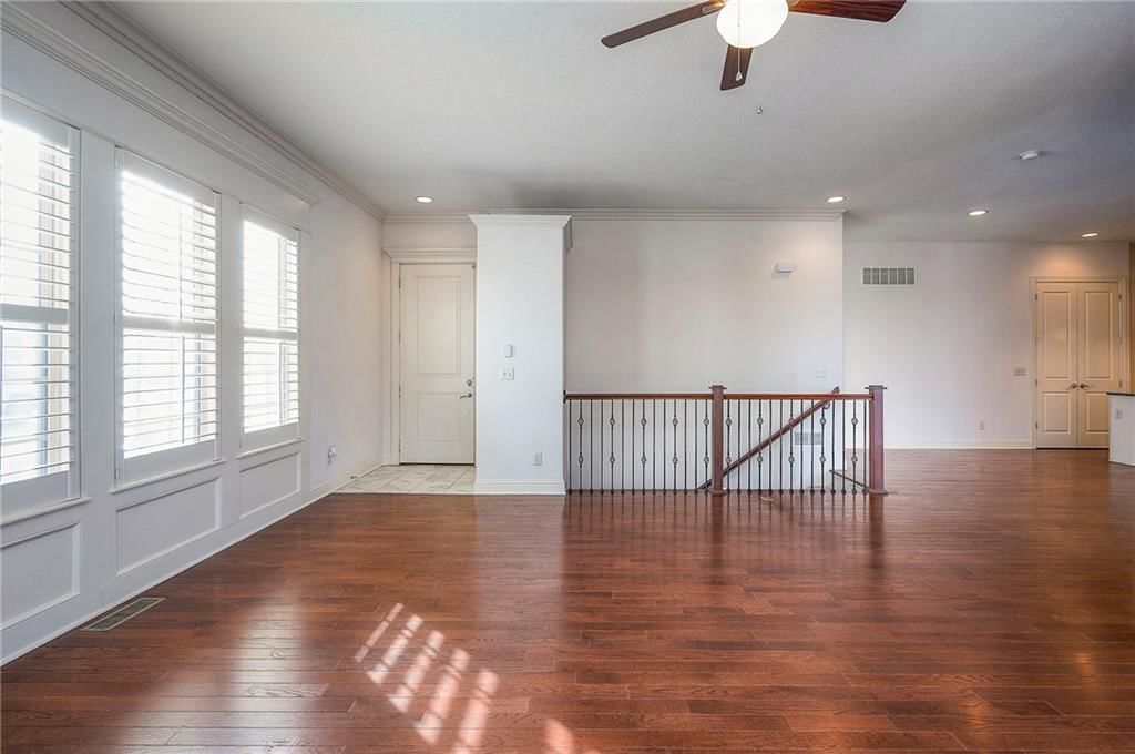 15581 S Hillside Street — photo 9