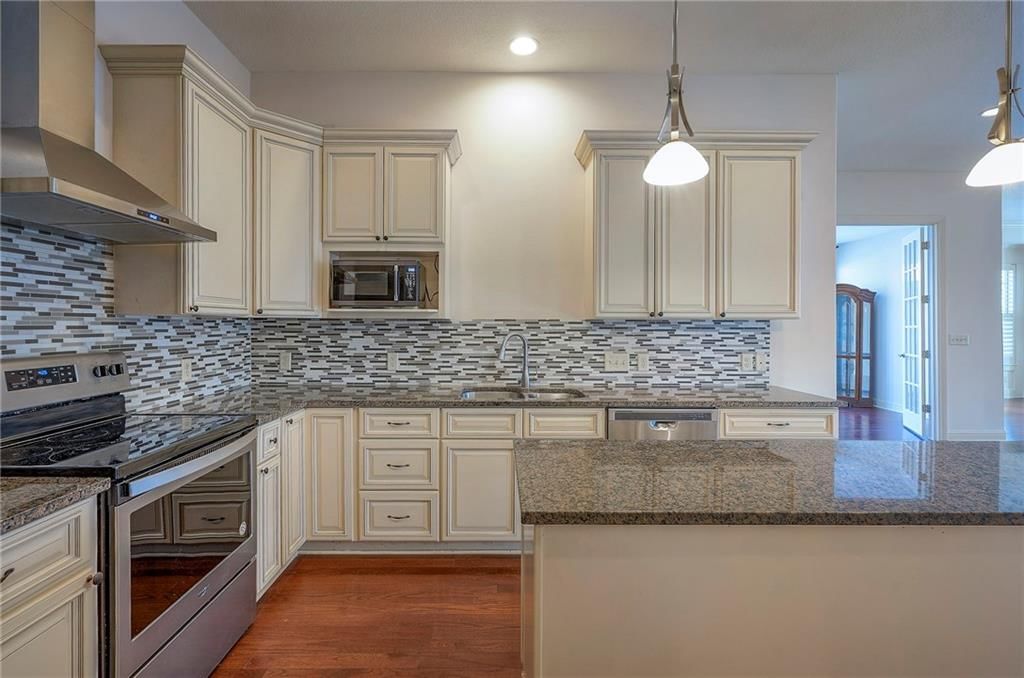 15581 S Hillside Street — photo 17