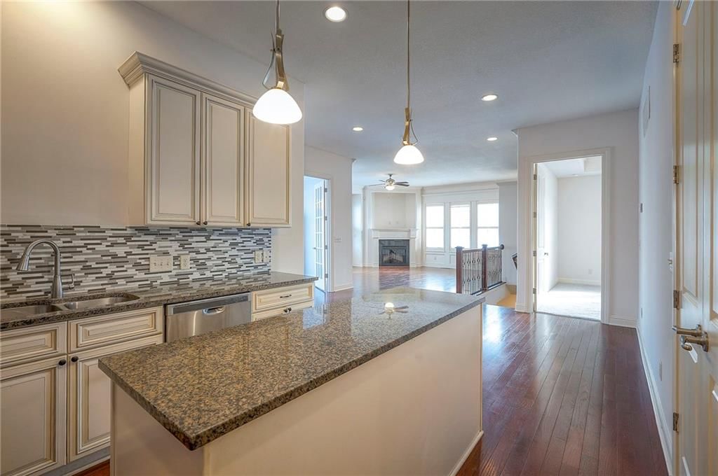 15581 S Hillside Street — photo 18