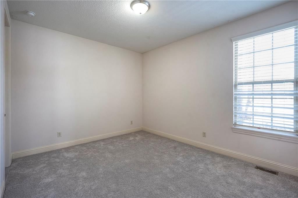 15581 S Hillside Street — photo 21