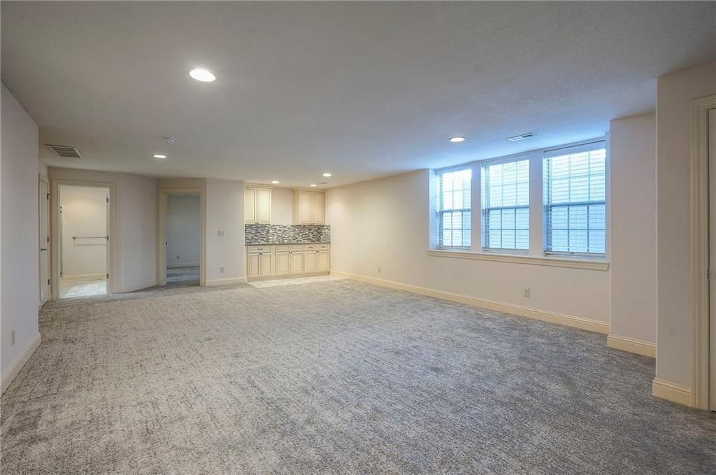 15581 S Hillside Street — photo 28
