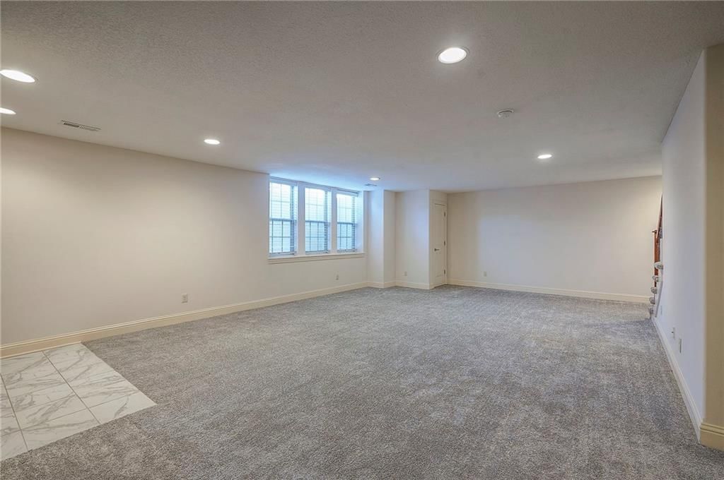 15581 S Hillside Street — photo 32