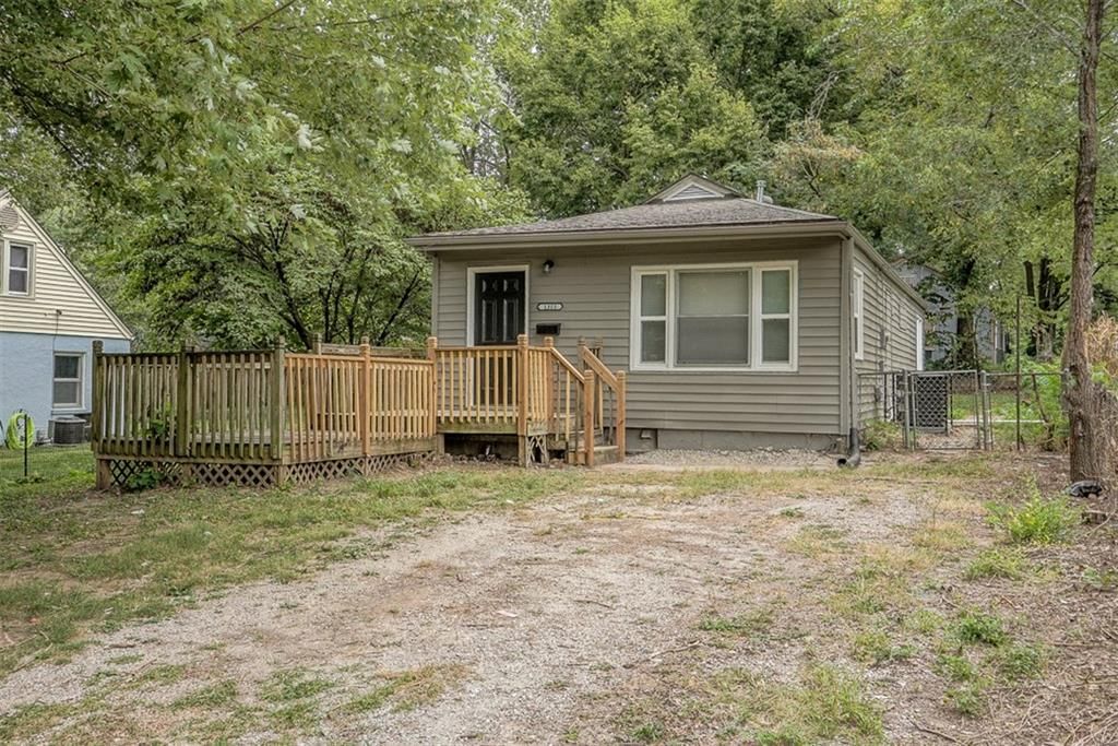 1315 N Mccoy Street — photo 1