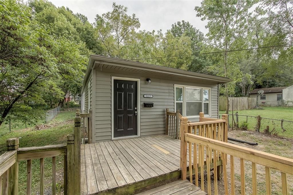 1315 N Mccoy Street — photo 2