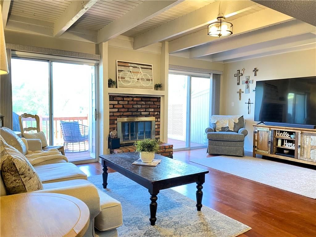 210 NE Bayview Drive — photo 4