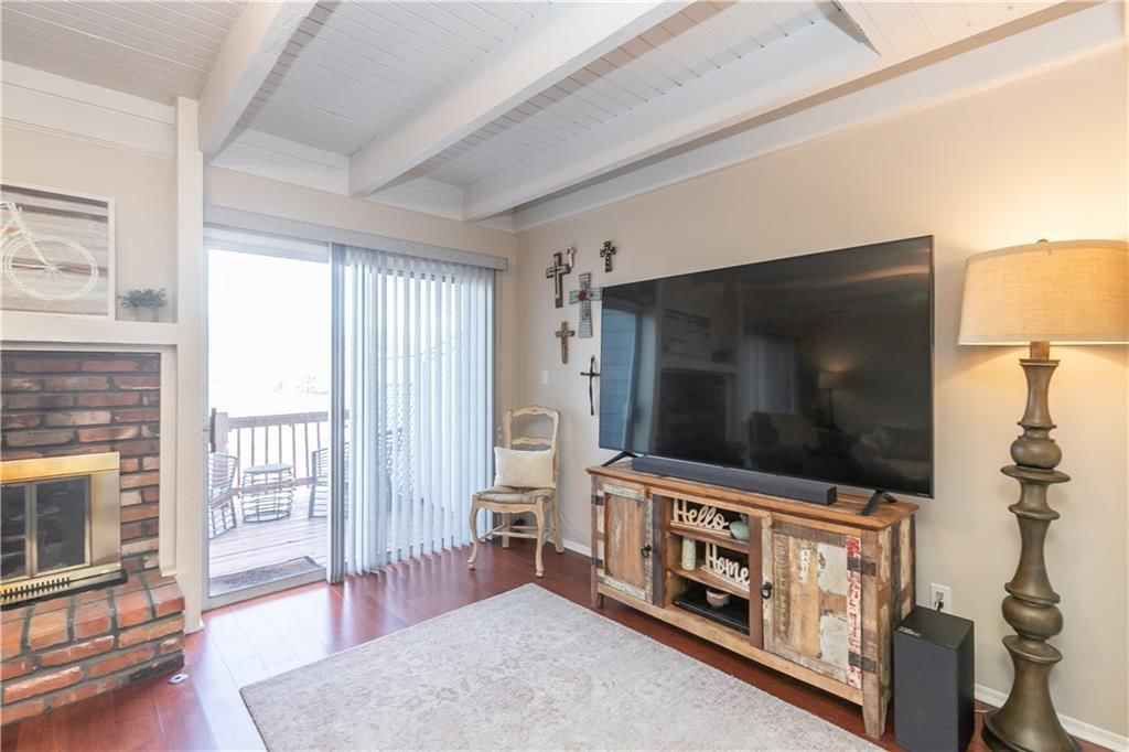 210 NE Bayview Drive — photo 5