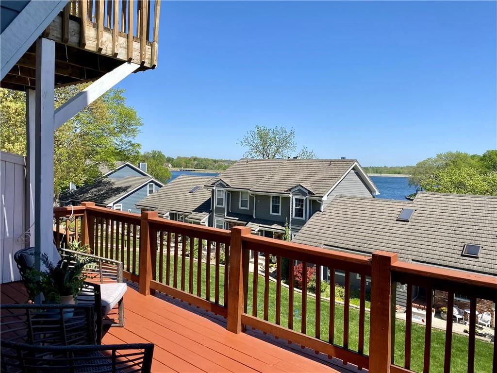210 NE Bayview Drive — photo 6