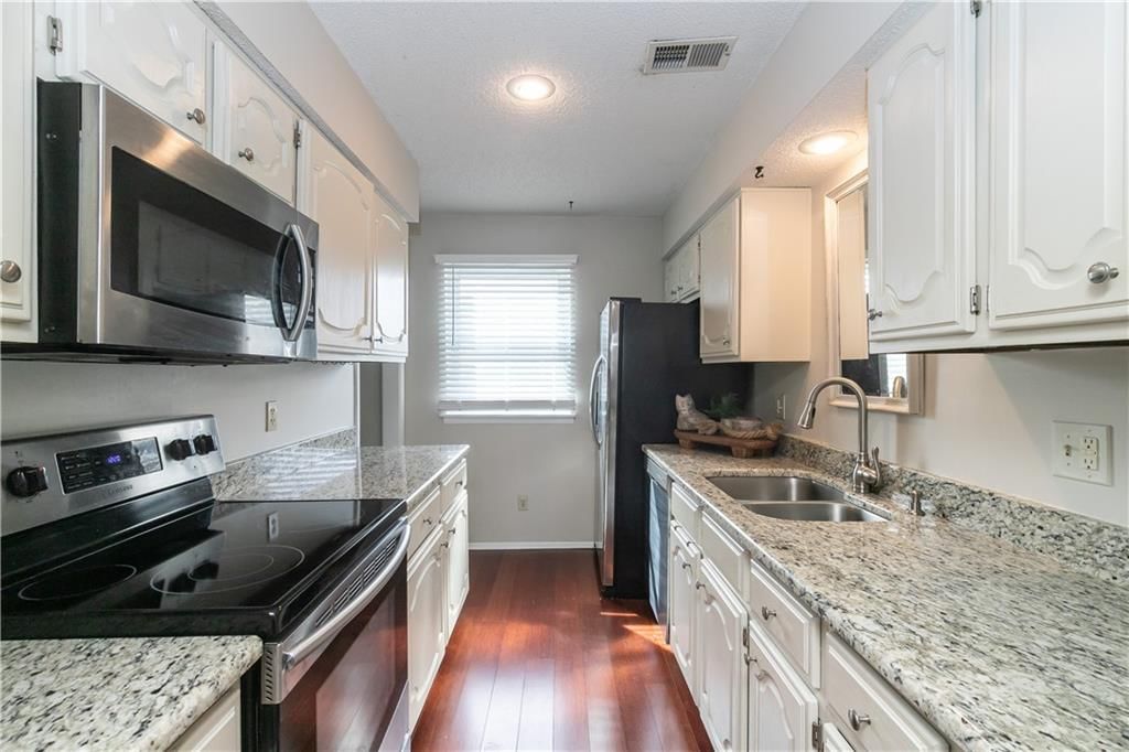 210 NE Bayview Drive — photo 7