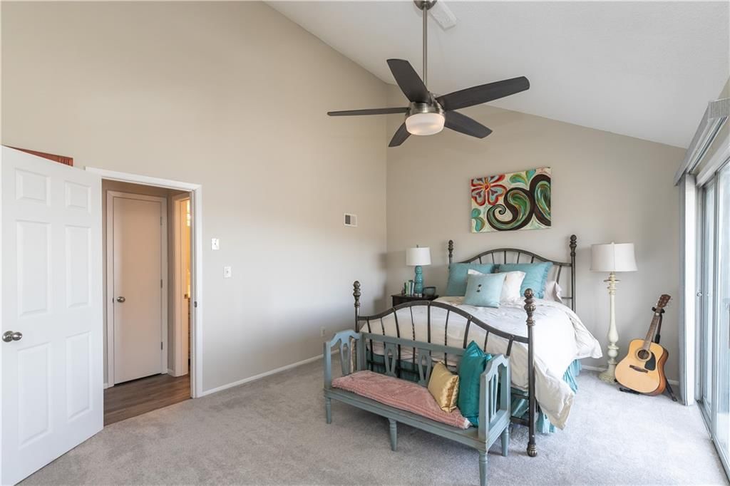 210 NE Bayview Drive — photo 12