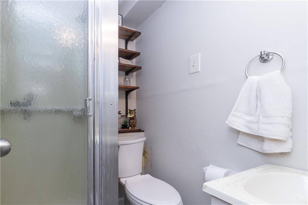 210 NE Bayview Drive — photo 24