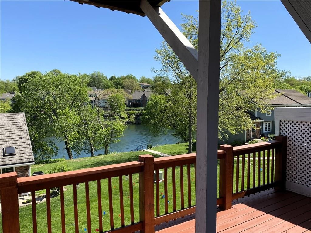 210 NE Bayview Drive — photo 28