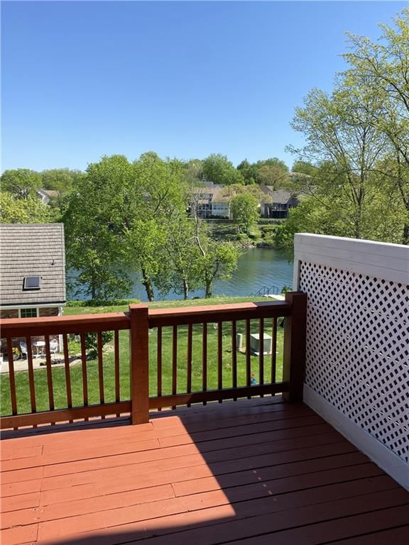 210 NE Bayview Drive — photo 29