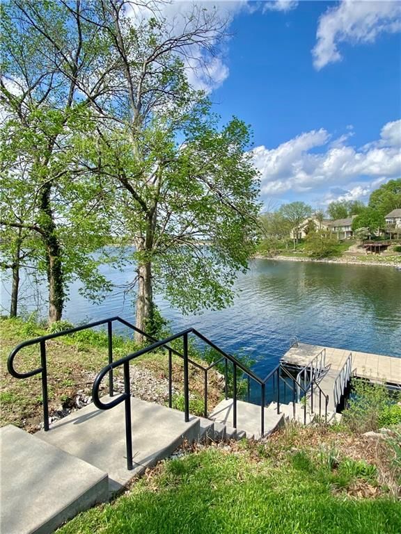210 NE Bayview Drive — photo 32