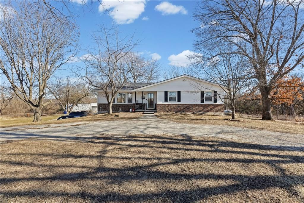 360 E 2300 Road, Edgerton, KS