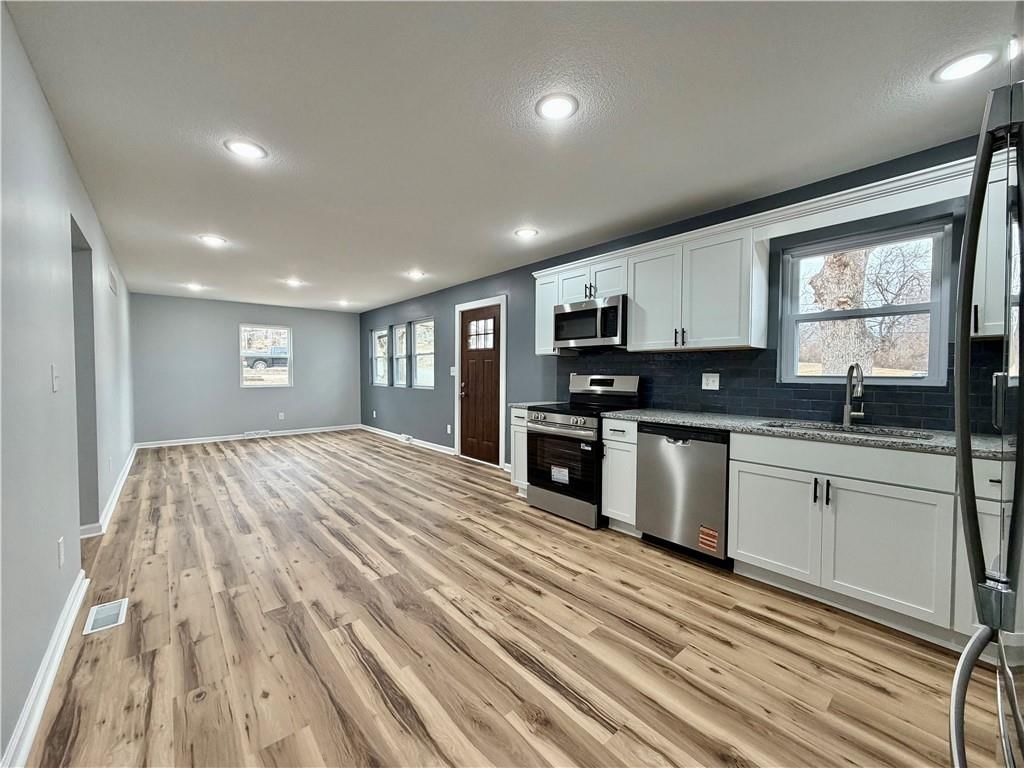 2109 Lafayette Avenue — photo 3