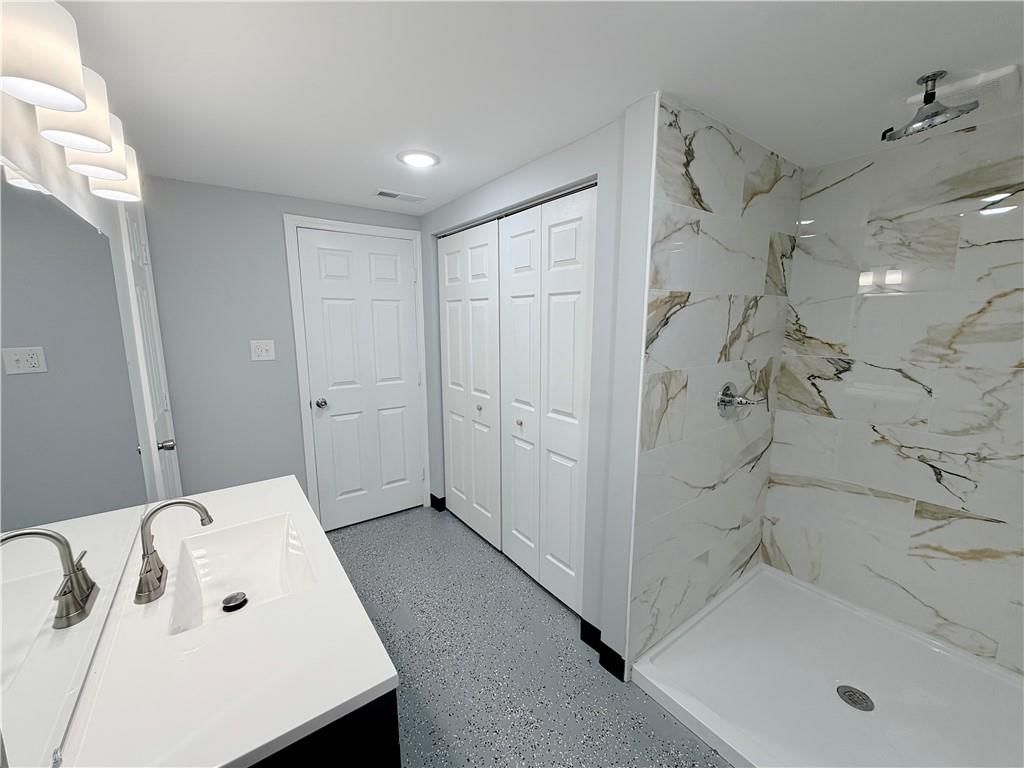 2109 Lafayette Avenue — photo 16