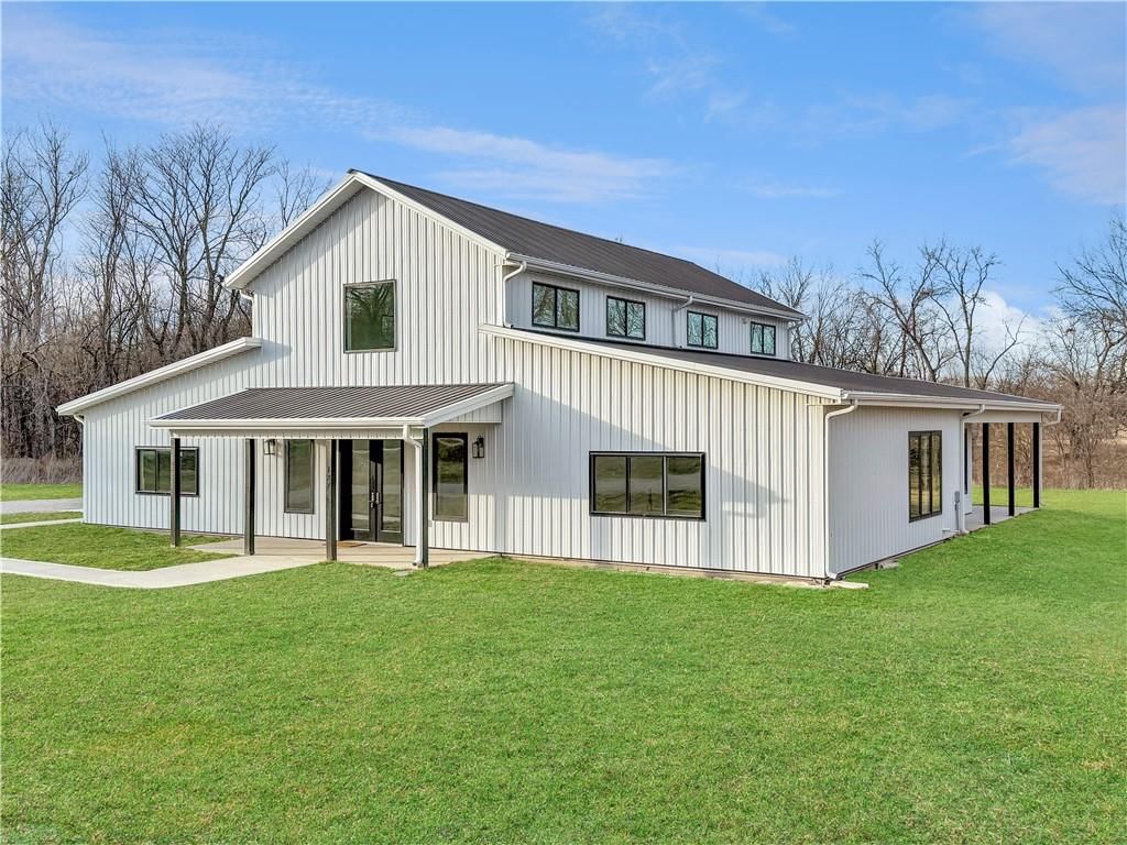 127 NW 1050th Road, Warrensburg, MO