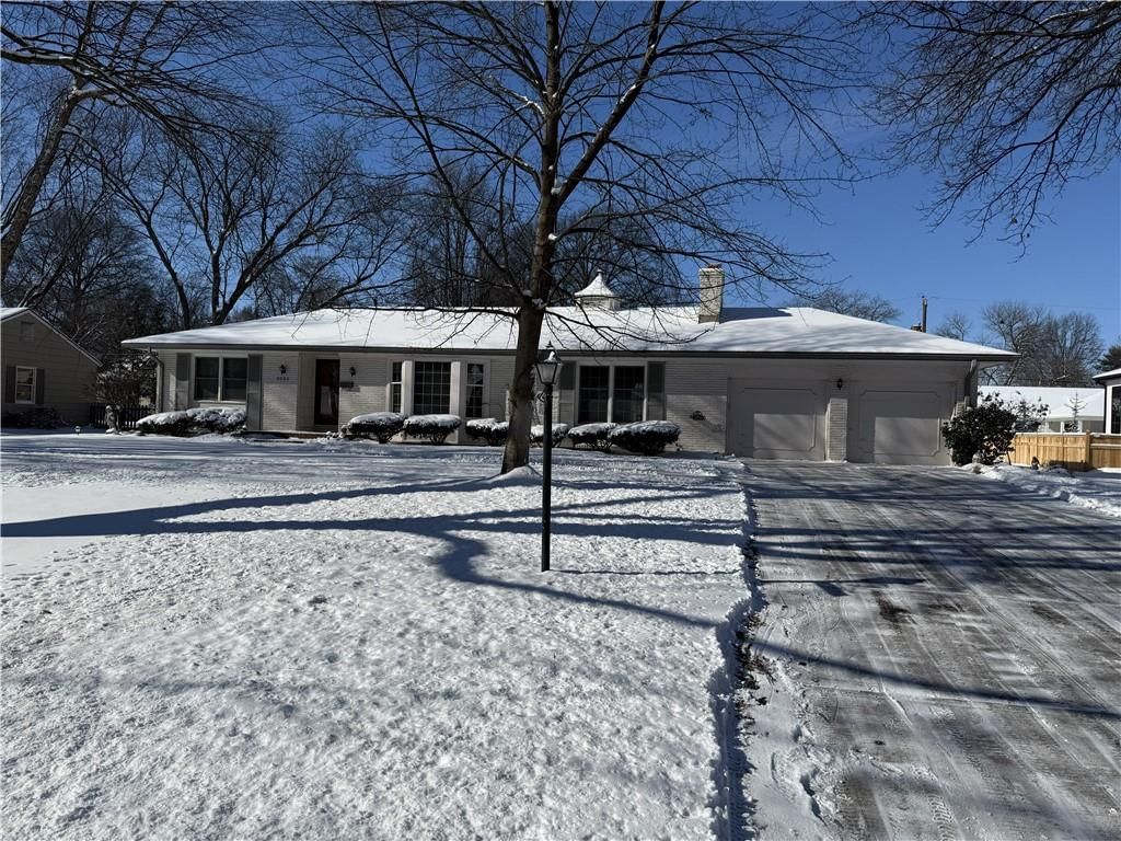 9000 Cherokee Lane, Leawood, KS