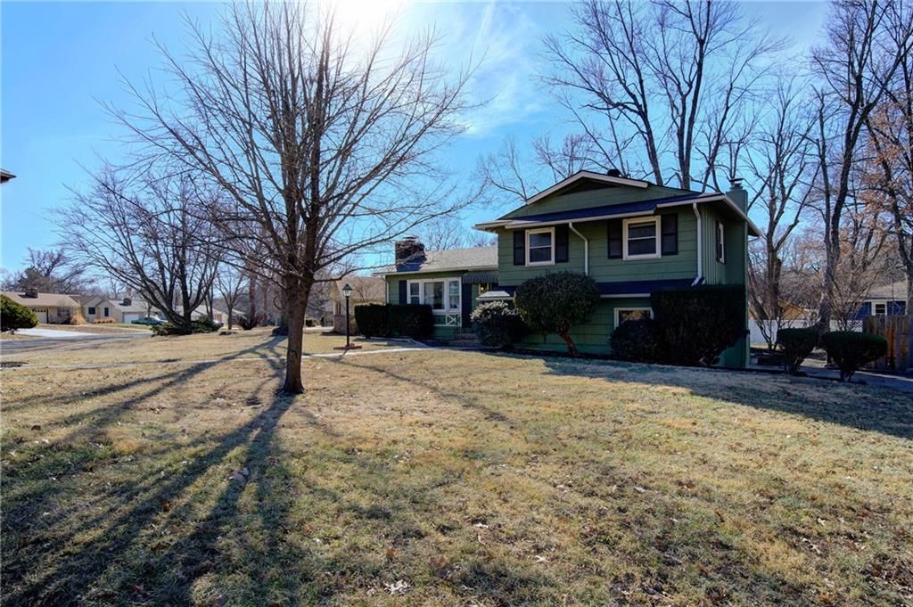 7900 Maple Avenue — photo 4