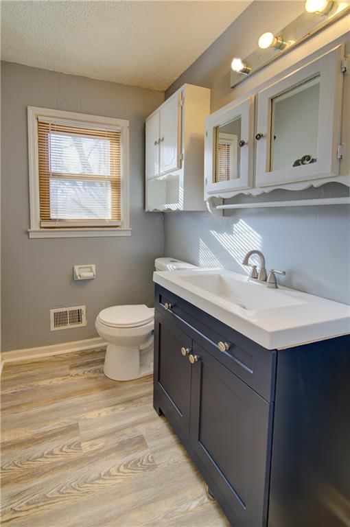 7900 Maple Avenue — photo 11