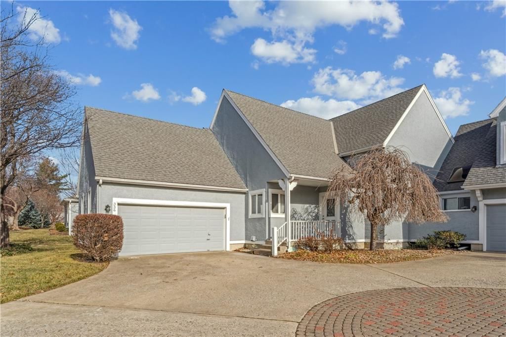 336 SW Raintree Drive — photo 2