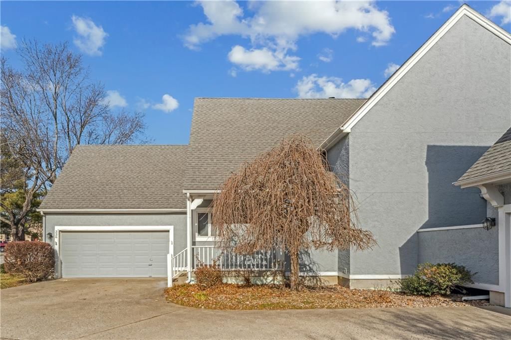 336 SW Raintree Drive — photo 4