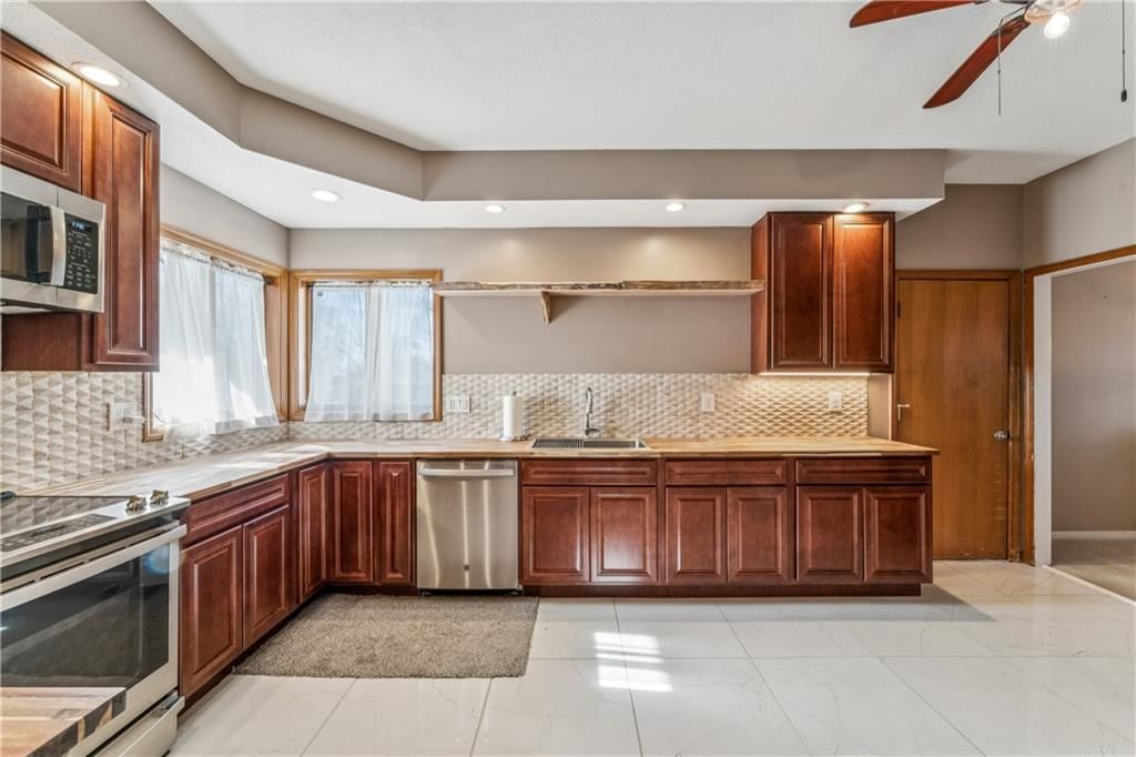 336 SW Raintree Drive — photo 18