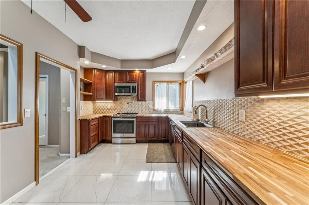 336 SW Raintree Drive — photo 19