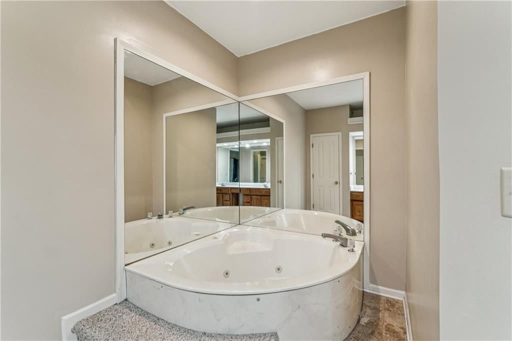 336 SW Raintree Drive — photo 28