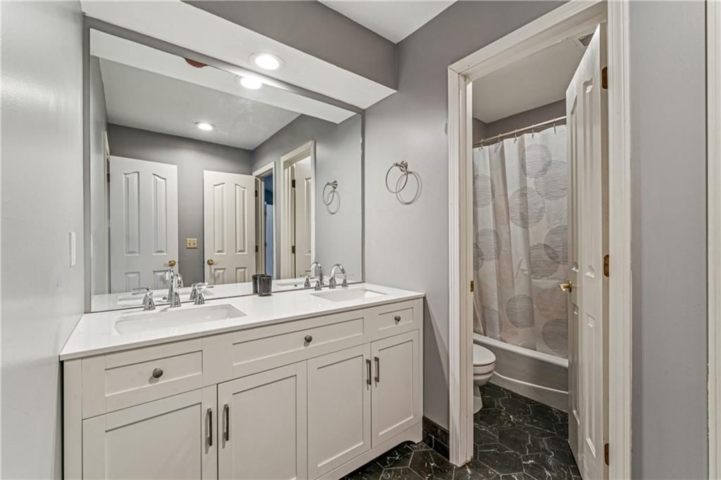 336 SW Raintree Drive — photo 38