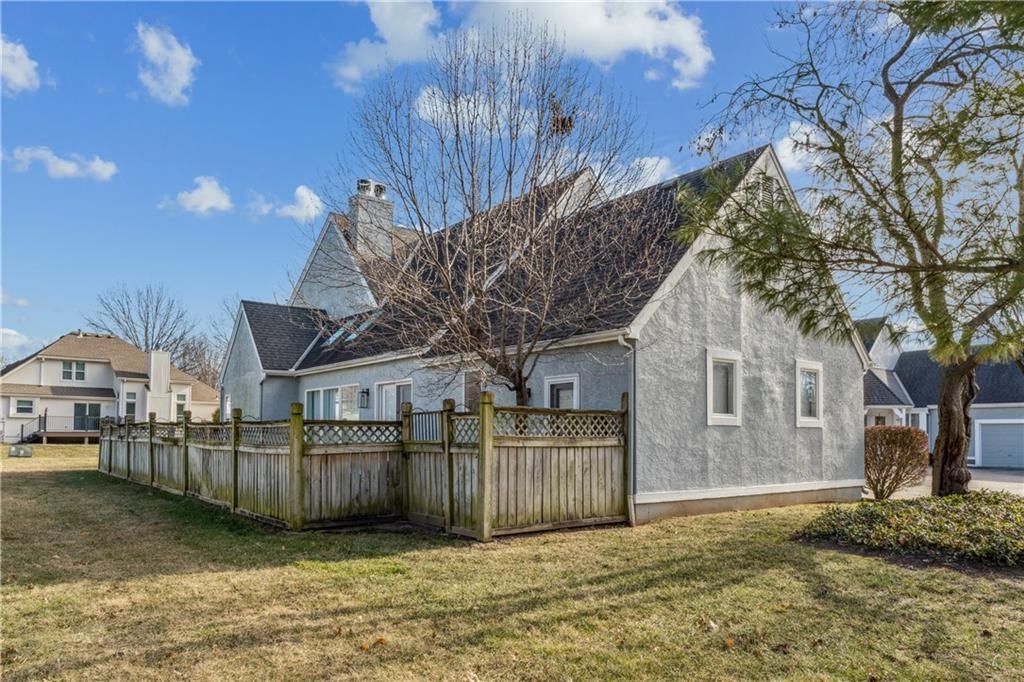 336 SW Raintree Drive — photo 68