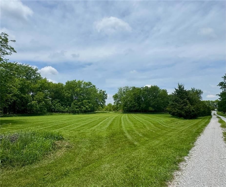 13 Texas Drive, Linn Valley, KS