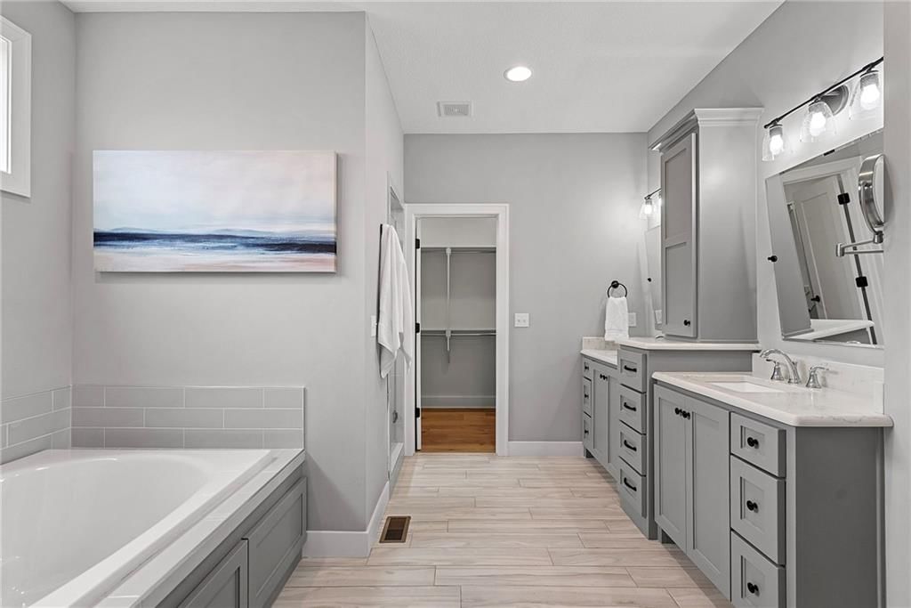 22275 W 98th Terrace — photo 12