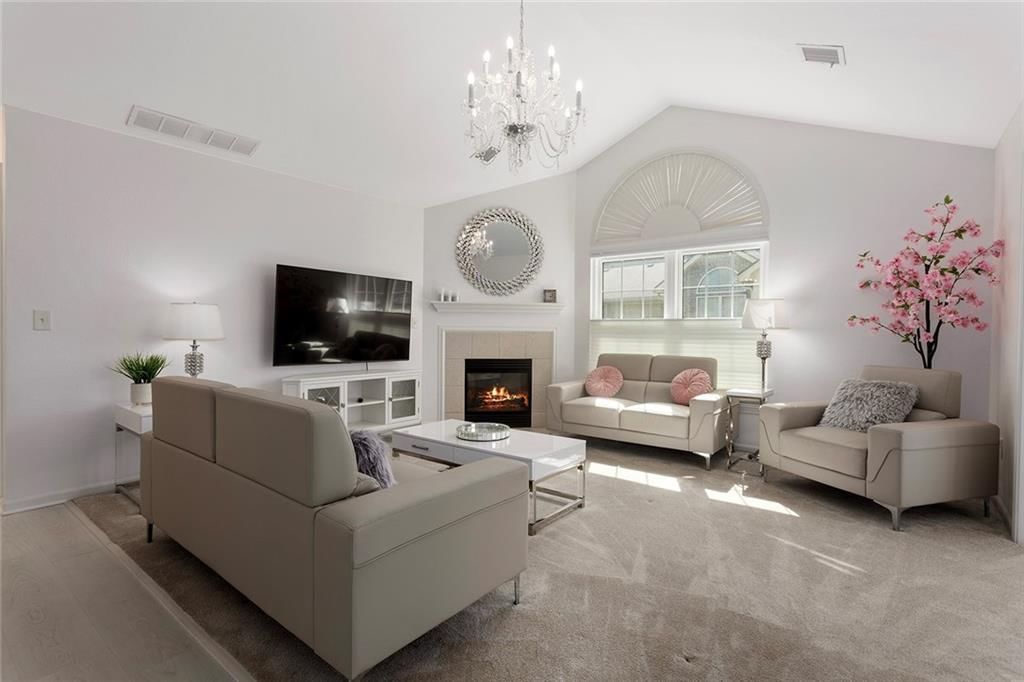947 NE Devon Drive — photo 4