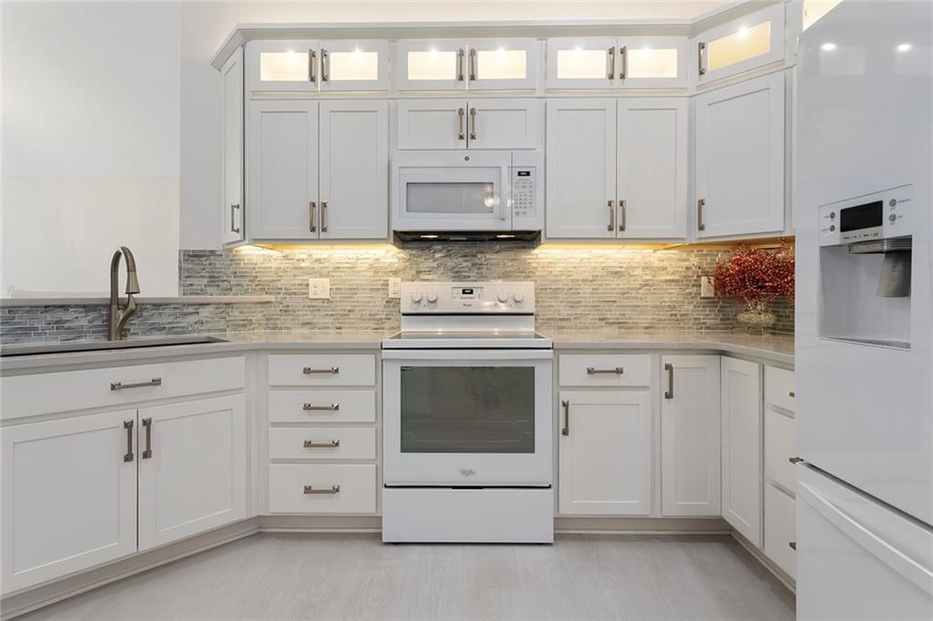947 NE Devon Drive — photo 19