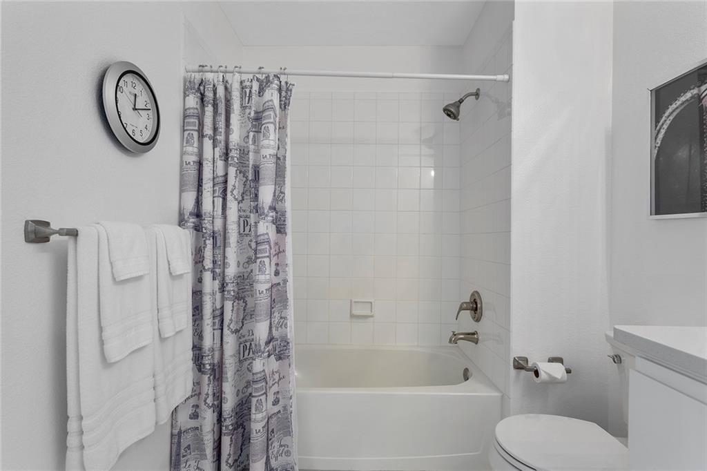 947 NE Devon Drive — photo 34