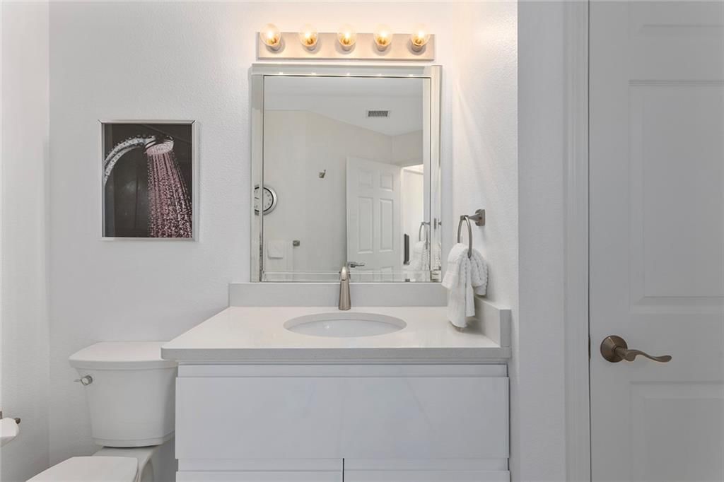 947 NE Devon Drive — photo 35
