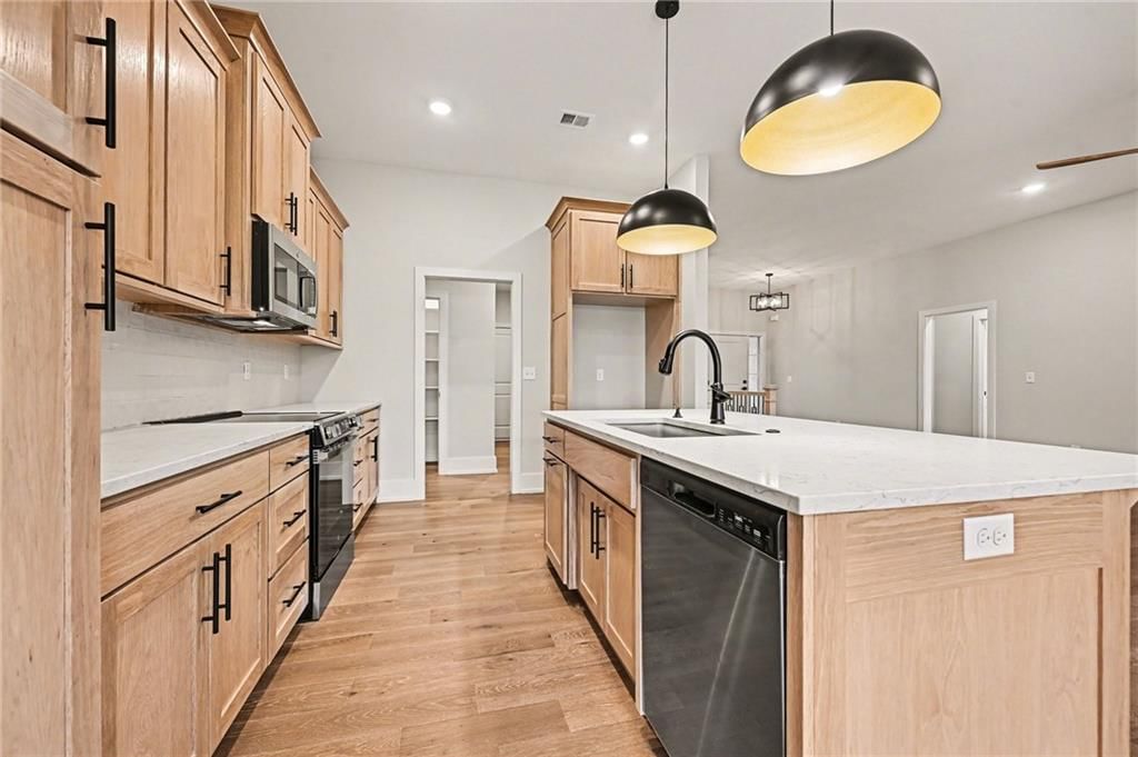 464 Green Drive — photo 10