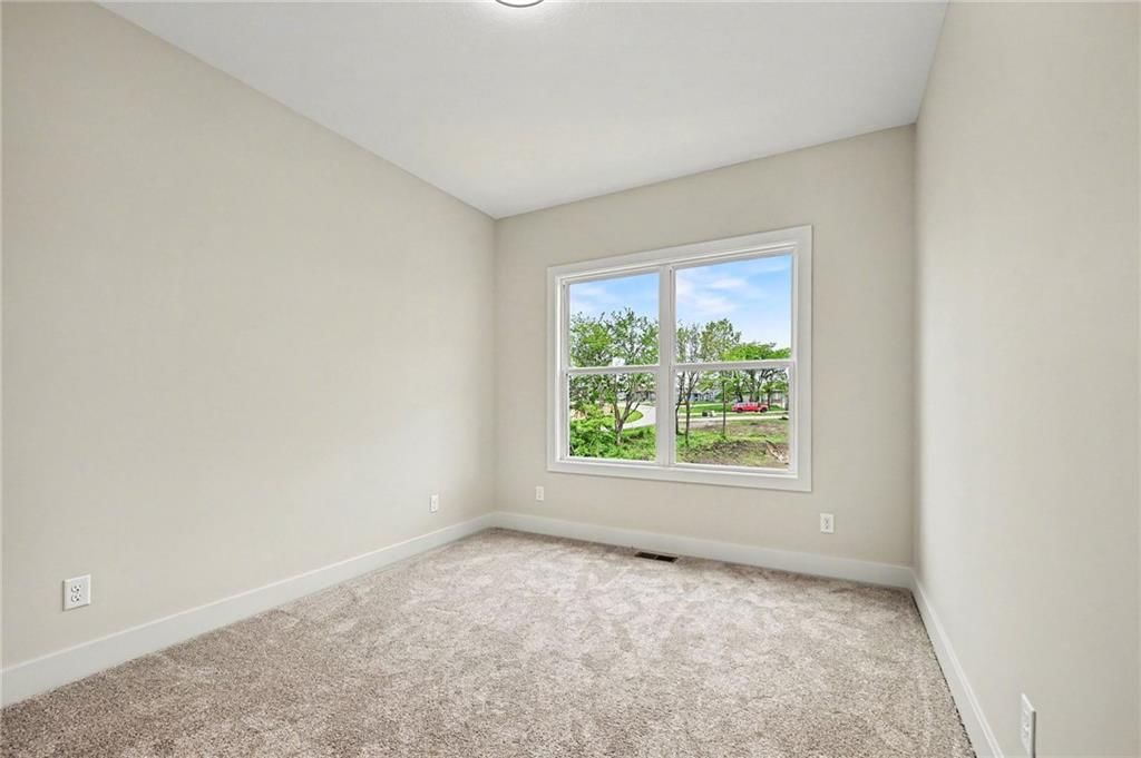 464 Green Drive — photo 18
