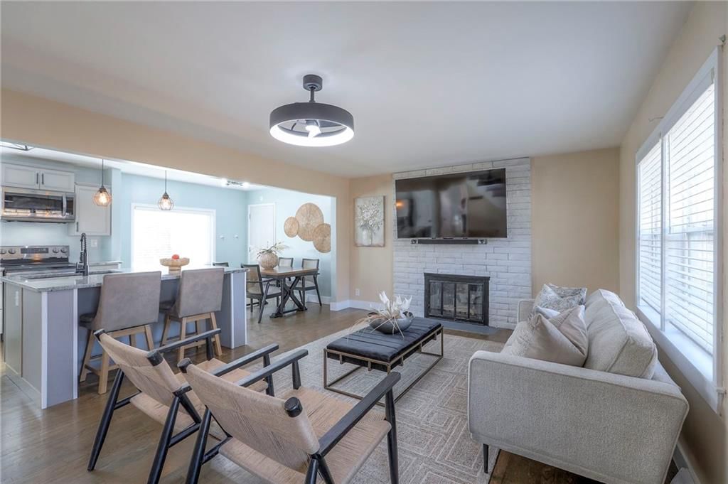 8025 W 93rd Street — photo 3