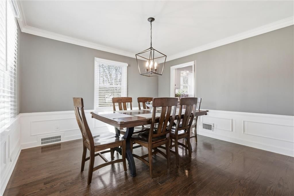 6928 Wornall Road — photo 11