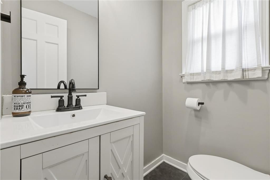 6928 Wornall Road — photo 13