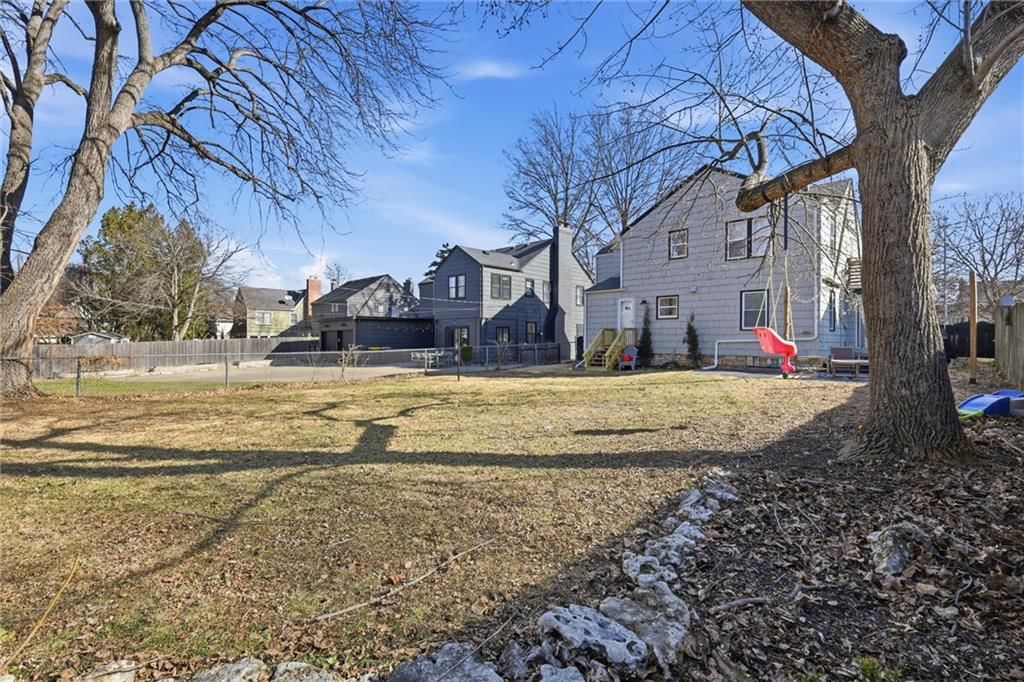 6928 Wornall Road — photo 33