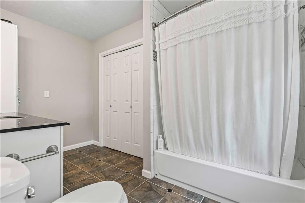 312 NW Locust Street — photo 18